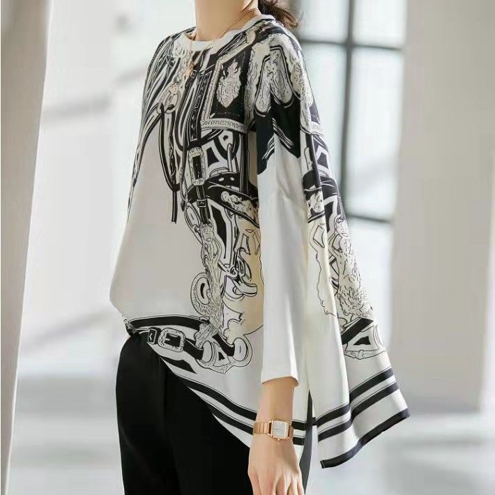 Korean Lifestyle - Gesimuleerde zijden top met draperend effect